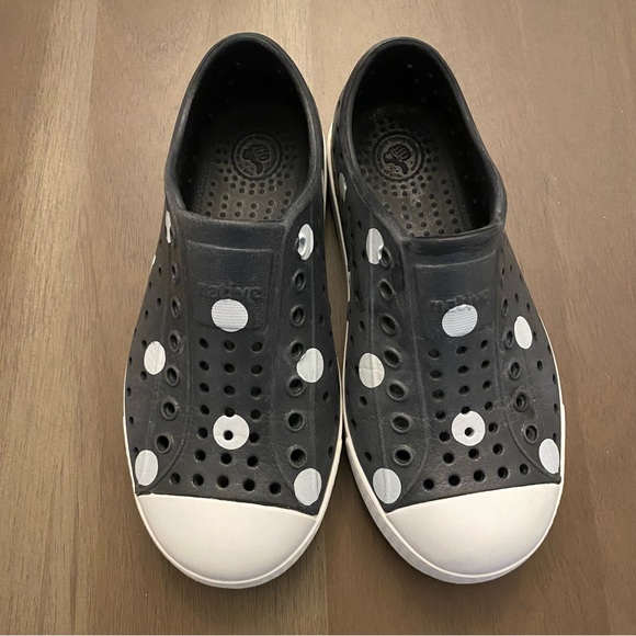 Native Jefferson Polka Dot Toddler Shoes (C9&C12) - Picture 4 of 4